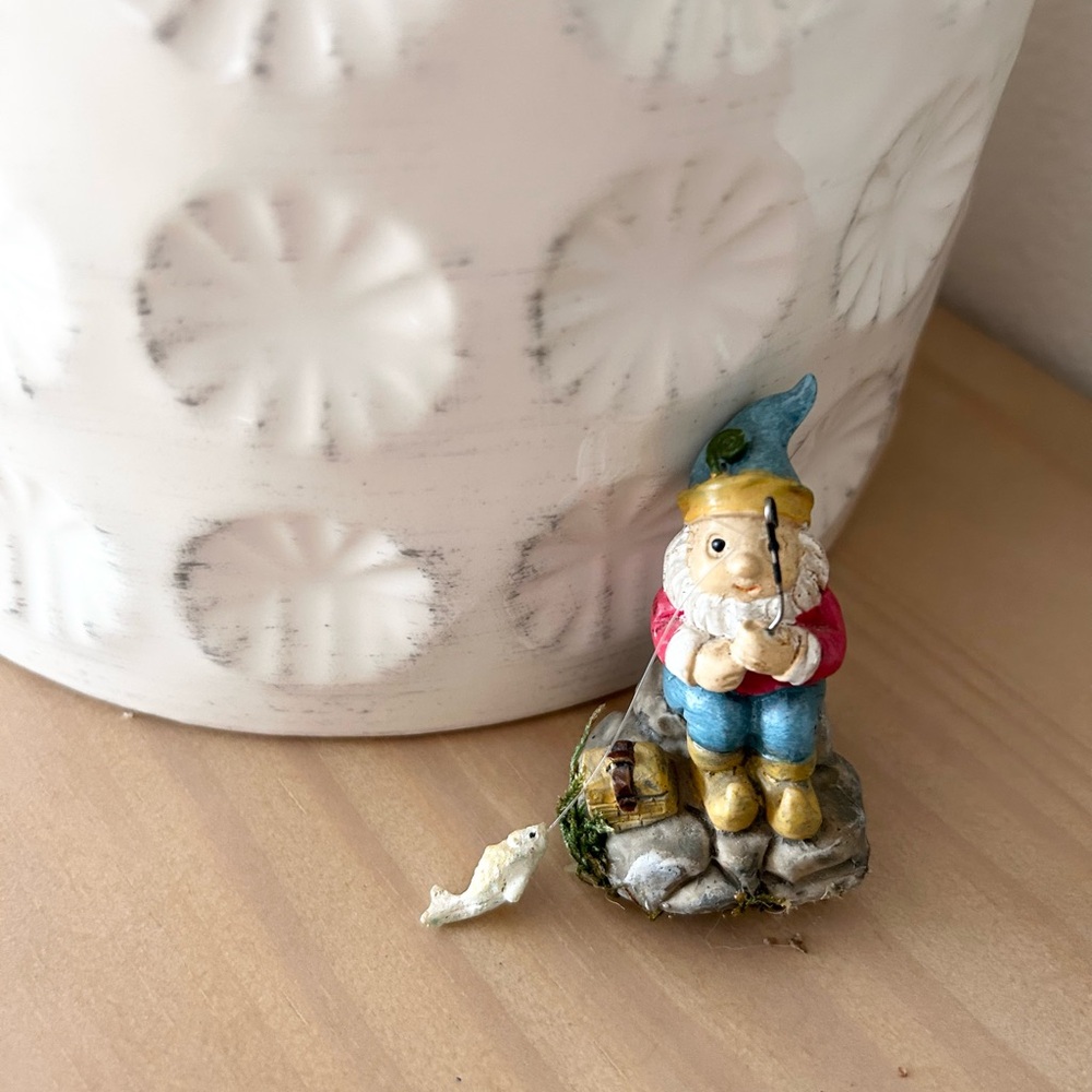 🧚 Fairy Whimsical Garden Gnome and Mushroom Decor 5 piece Set - Picture 11 of 12